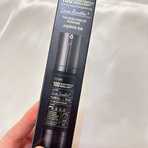 VT cosmetics Black truffle Reedle shot 100